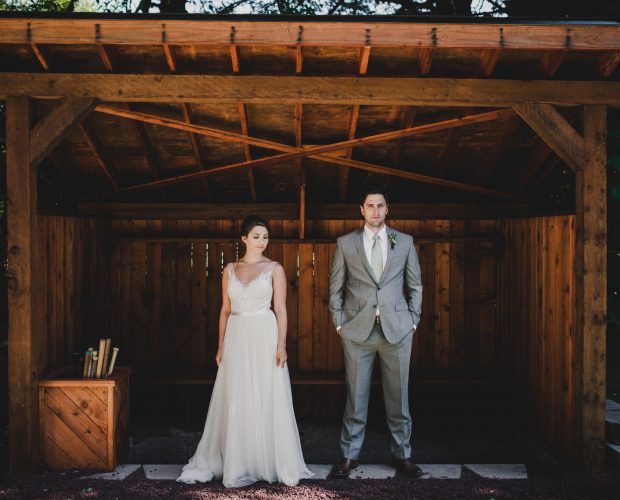 Wedding photographs at the Oregon Cliff House on the Mckenzie River near Eugene, Oregon.