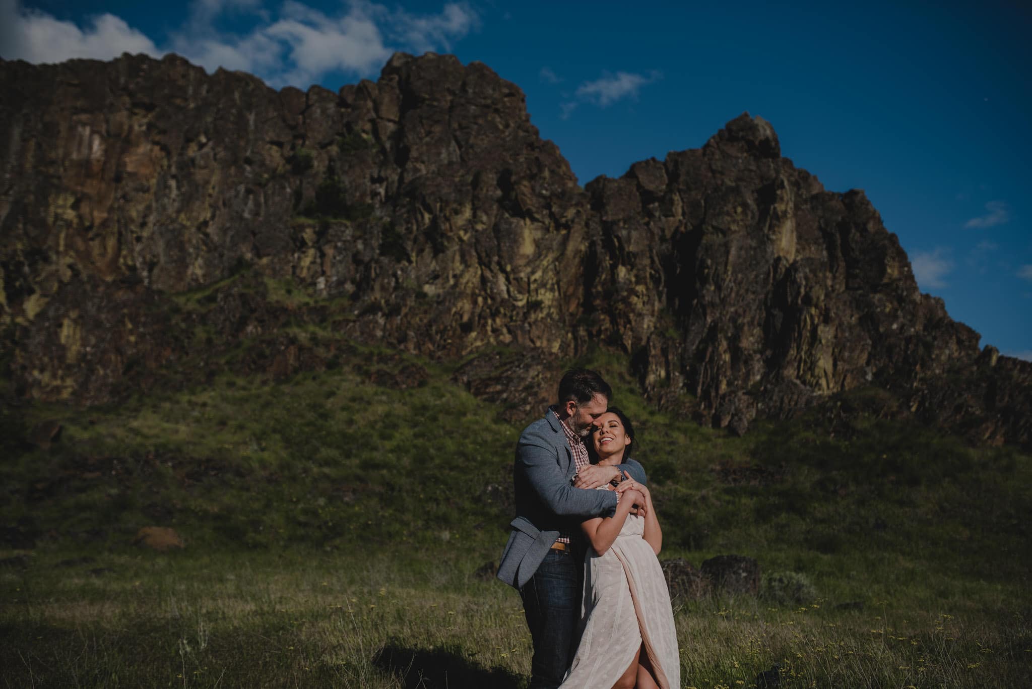 Horsethief Butte Columbia River Gorge Engagement Photographer 001