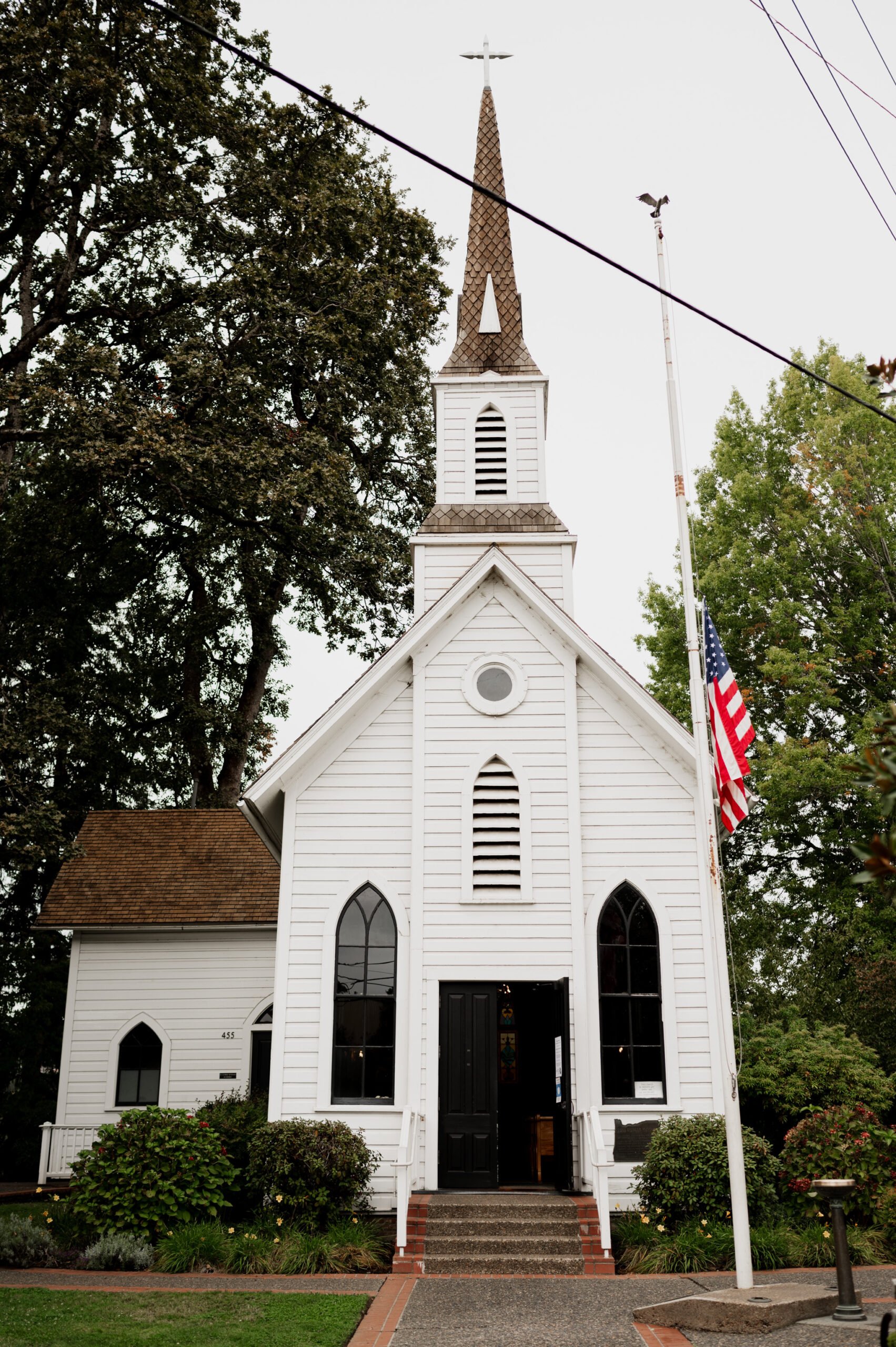 Oaks Pioneer Church Elopement Photography
