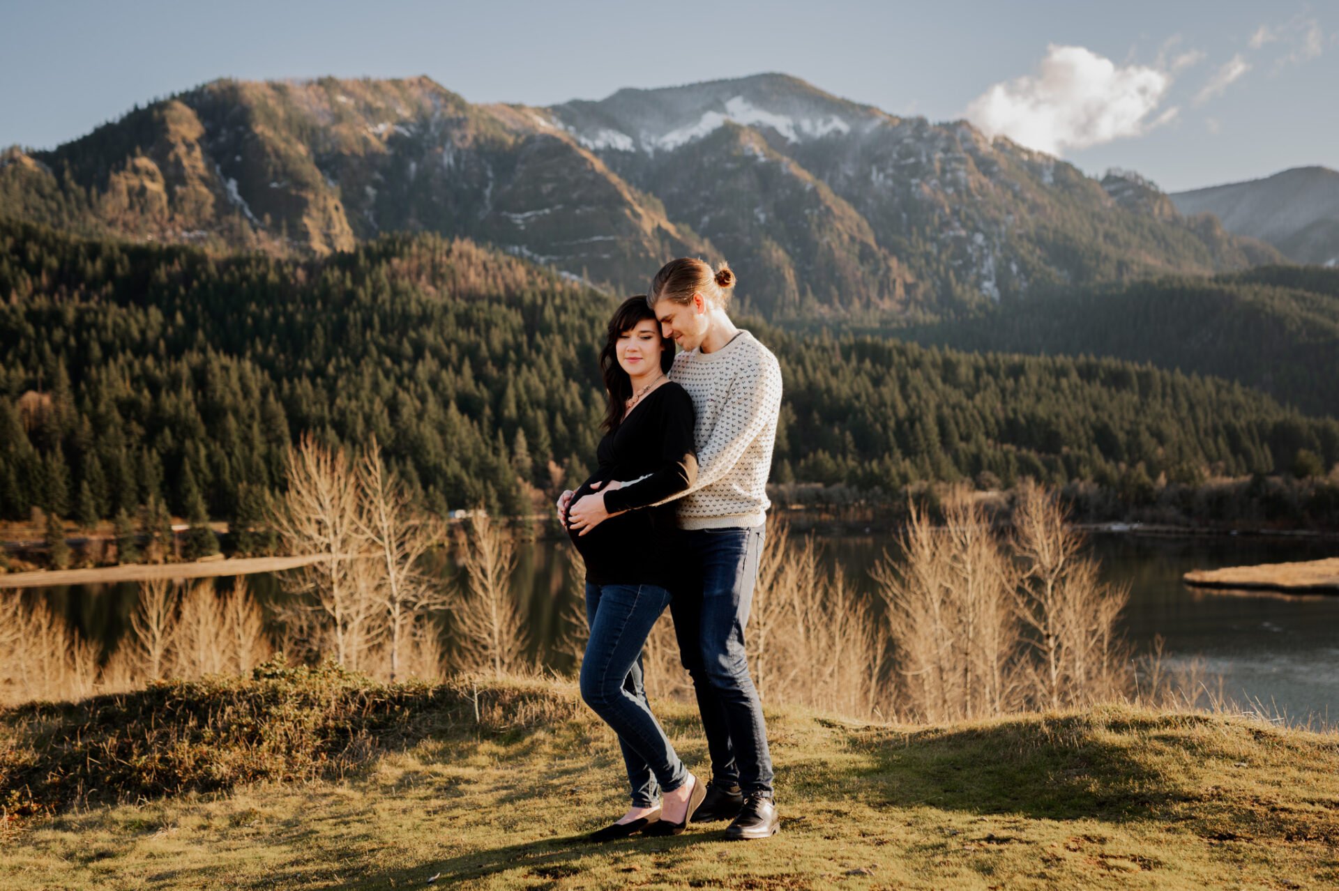 Columbia River Gorge Sunset Maternity Session